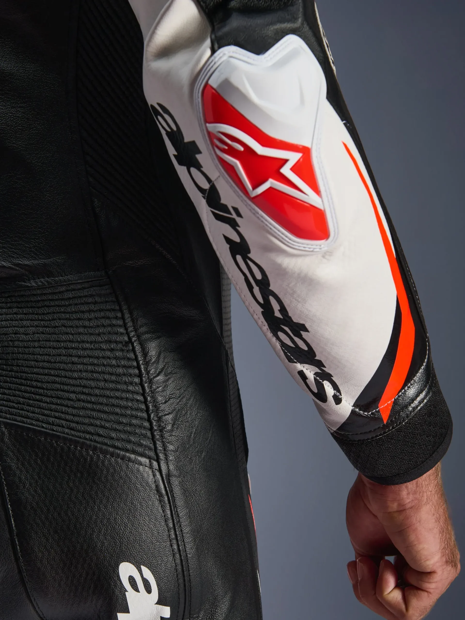Combinaison En Cuir GP Tech V5 1 Pièce