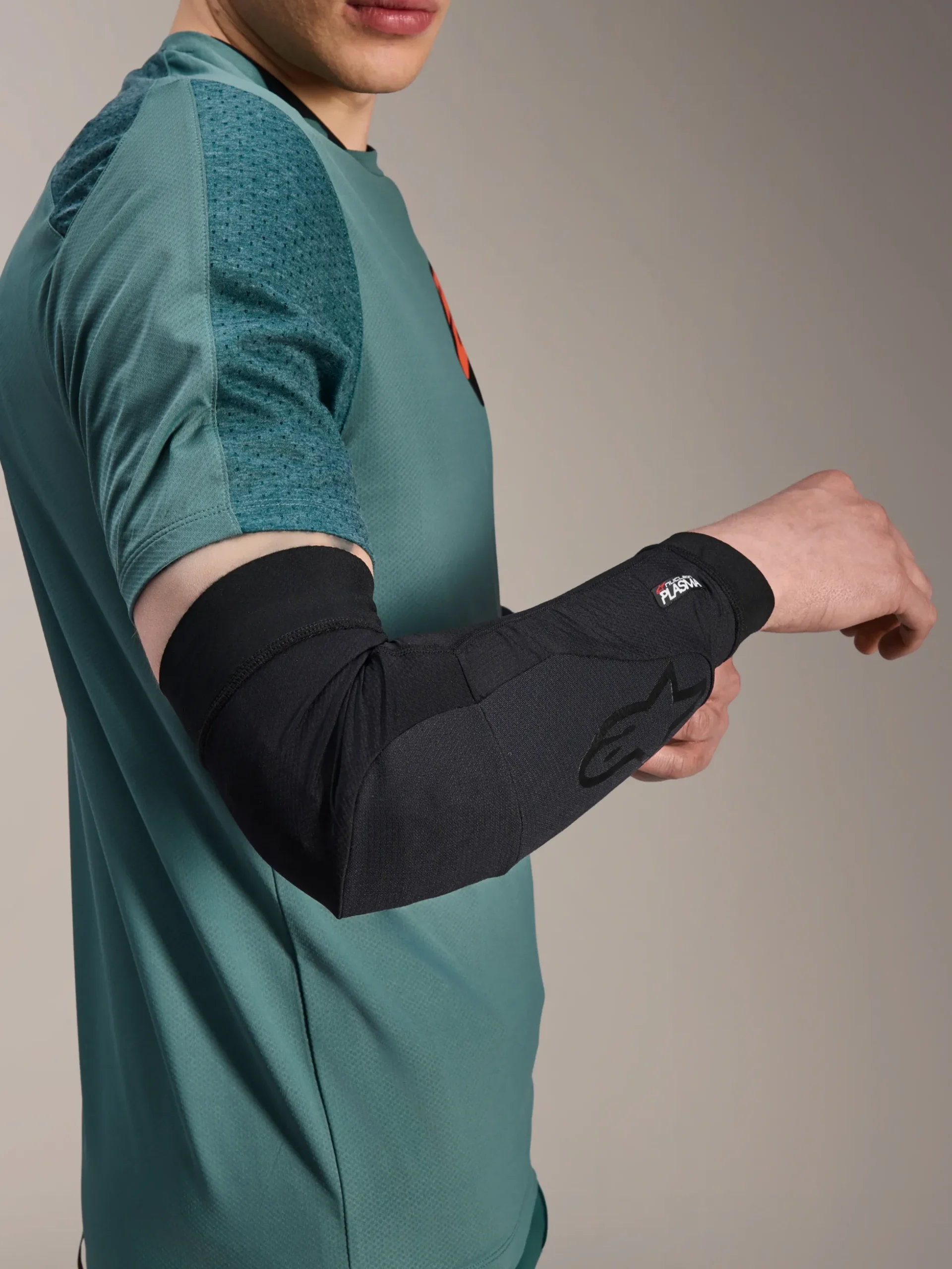 Manchon De Coude A-Motion Plasma